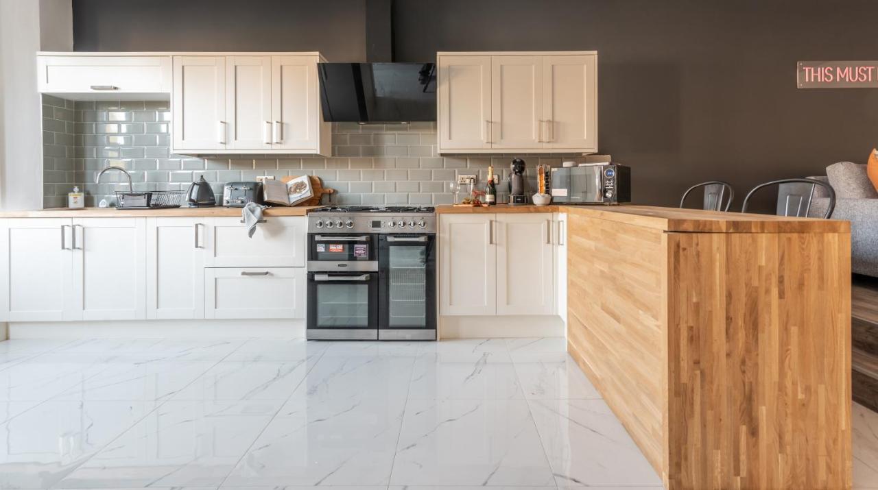 Ty Hapus Newport - Luxury 4 Bedroom Home エクステリア 写真